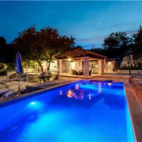 2 bedroom villa with pool and mountain views near Orašac, sleeps 4
